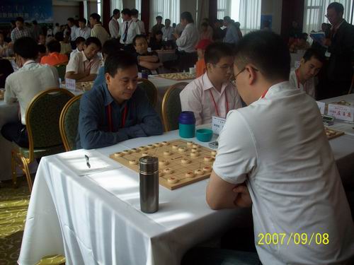 厦门李鸿嘉执先对广东吕钦