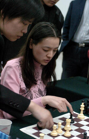 卡塔尔老公能娶四个妻子 诸宸:打算再生一个娃