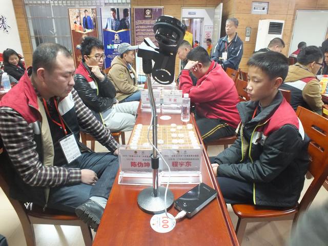 ��Լ�����ӱ�����Ļ��սǰ���֣�������ս�������䶯����