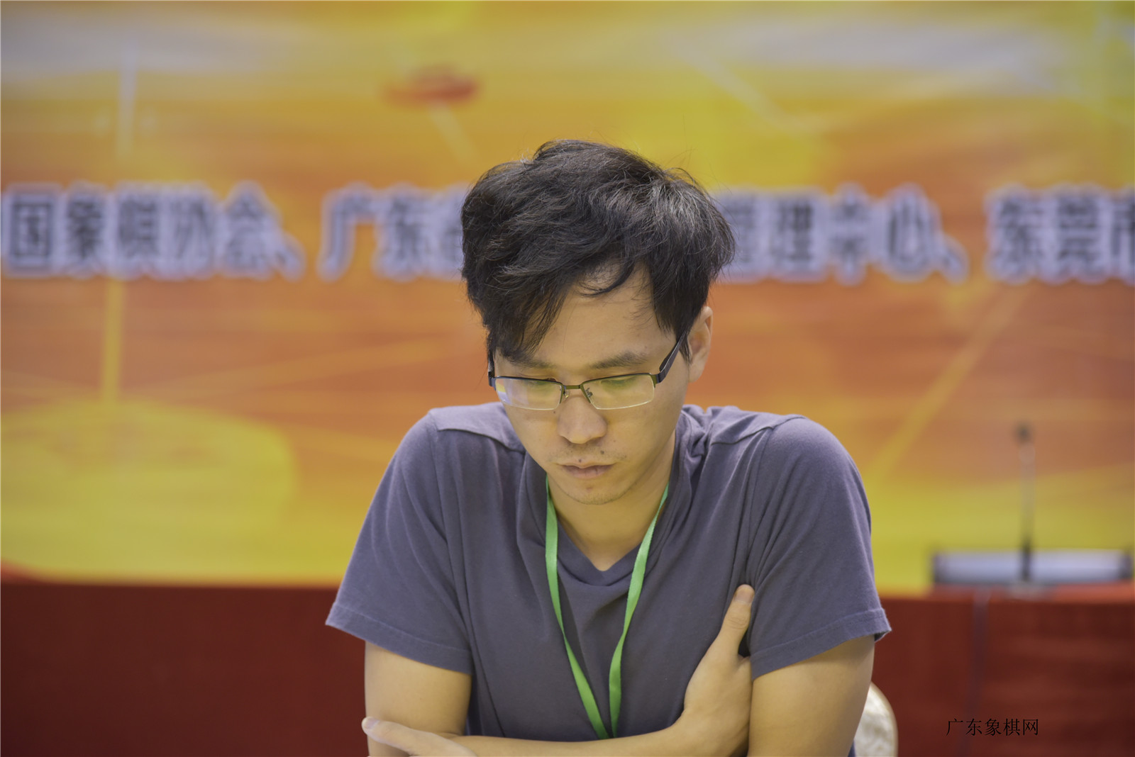 赵鑫鑫是我国最年轻的象棋国家大师之一,由于其父大力支持他学象棋